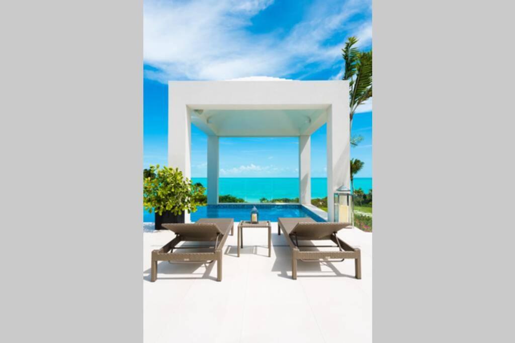 Triton Luxury Villaプロビデンシアレス エクステリア 写真