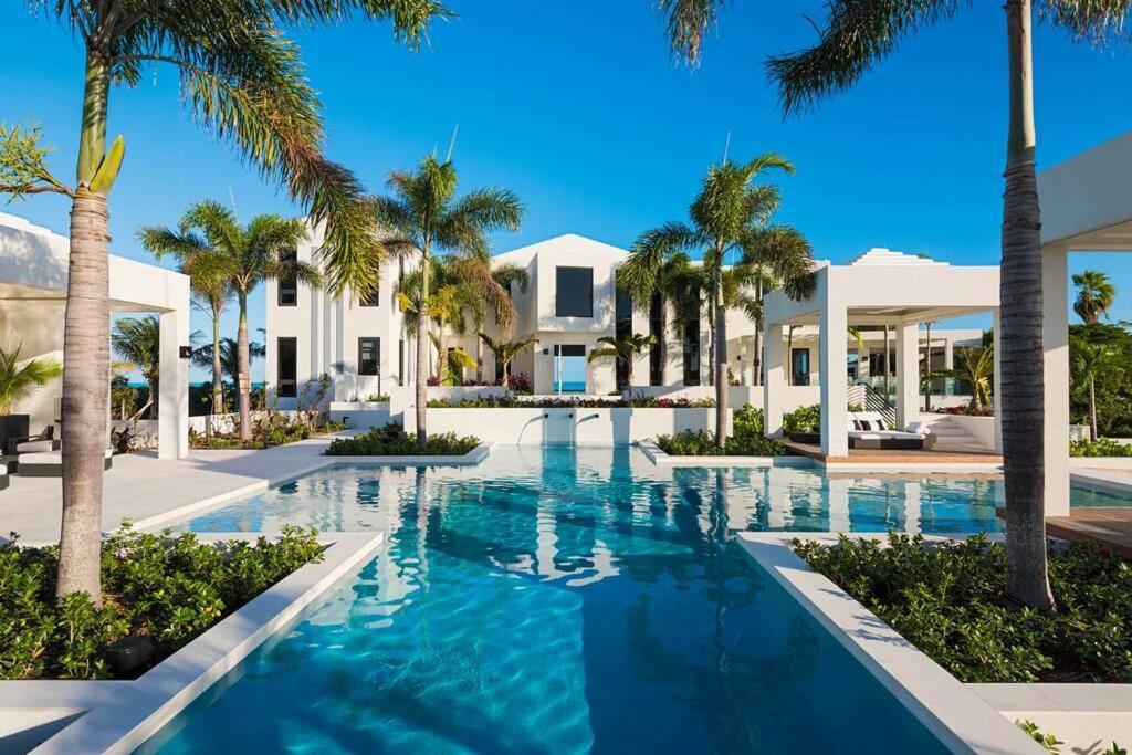 Triton Luxury Villaプロビデンシアレス エクステリア 写真