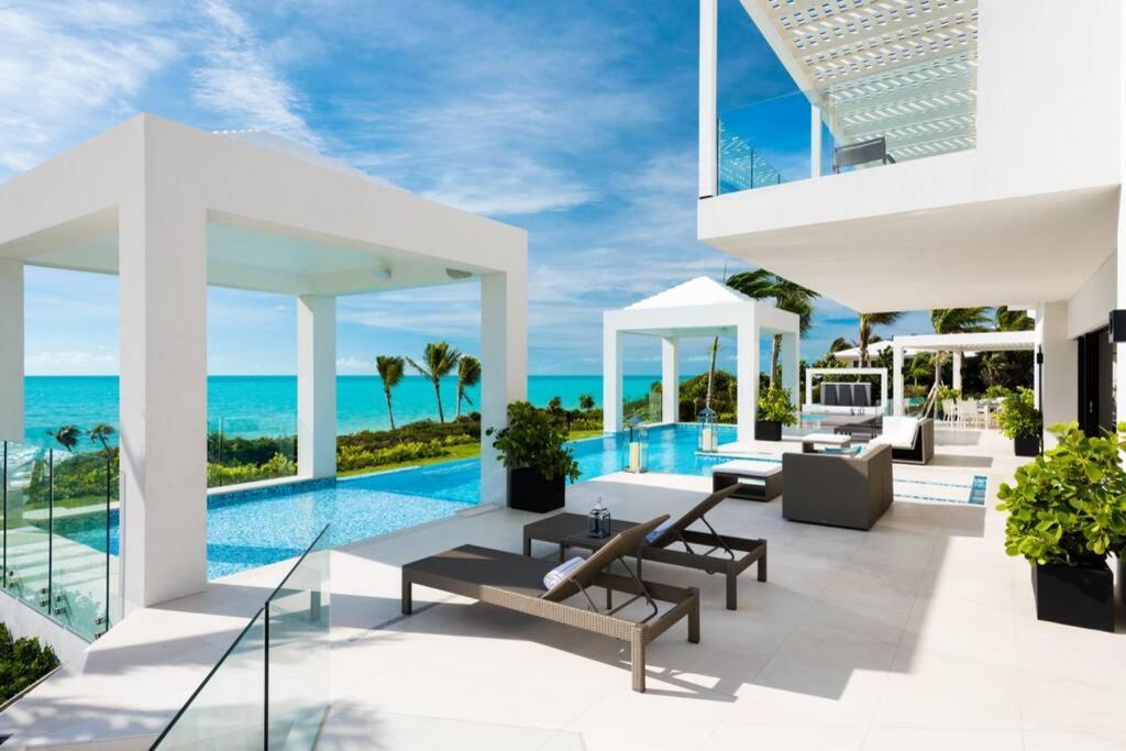 Triton Luxury Villaプロビデンシアレス エクステリア 写真